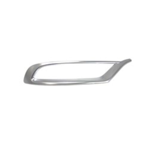 2015 CHRYSLER 300 FRONT PASSENGER SIDE FOG LIGHT TRIM MOLDING – CH1039166C