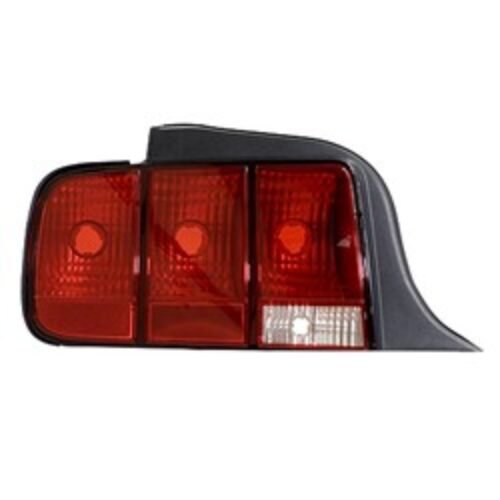 2005 FORD MUSTANG DRIVER SIDE TAIL LIGHT LENS AND HOUSING – FO2800191C