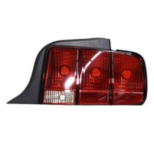2005 FORD MUSTANG PASSENGER SIDE TAIL LIGHT LENS AND HOUSING – FO2801191C